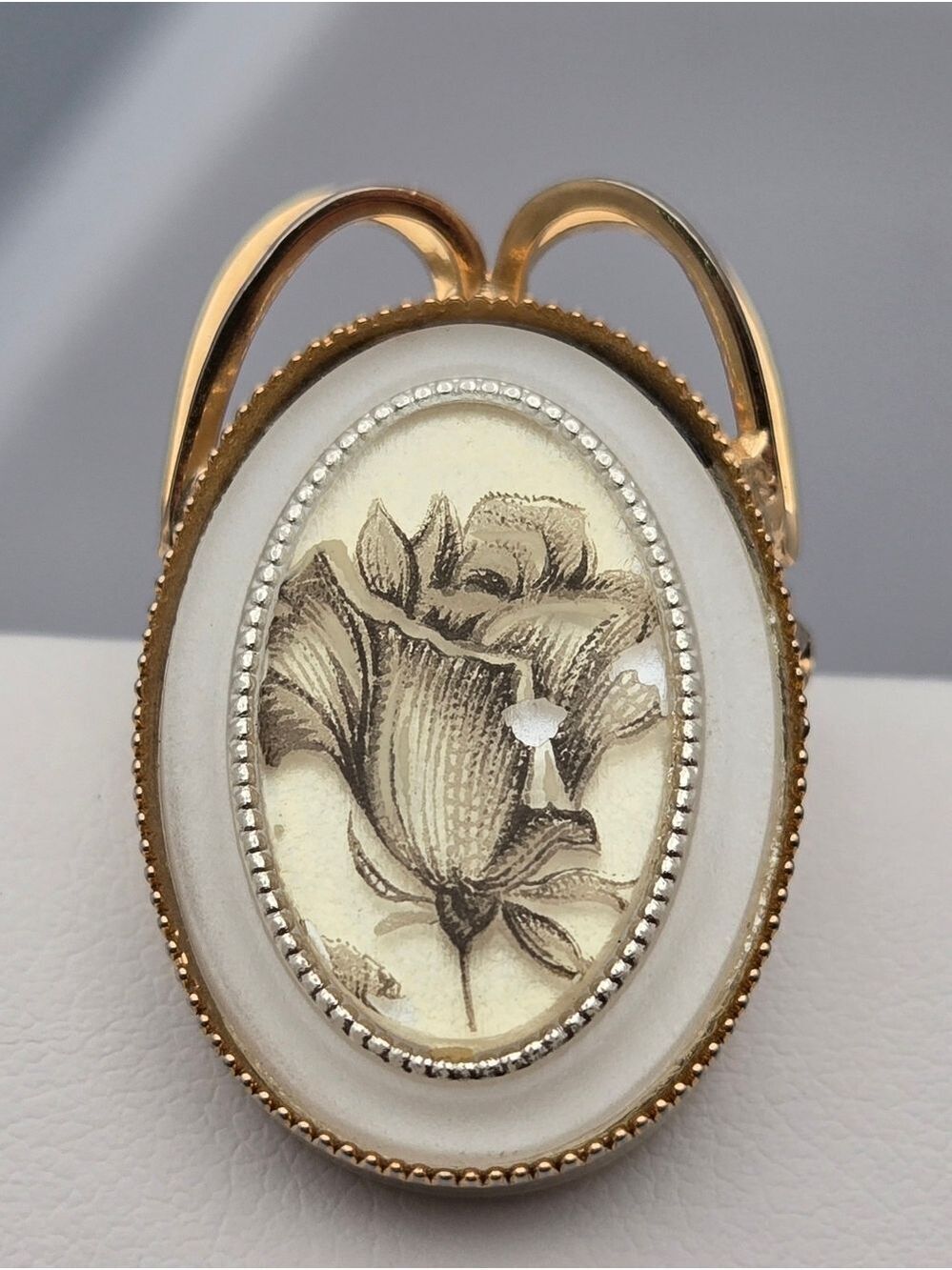 Antique Style Floral Cameo Brooch Gold Tone Hand Carved 1.25" Rose